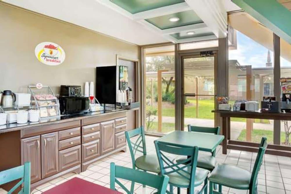 Super 8 By Wyndham St. Augustine Motell Exteriör bild